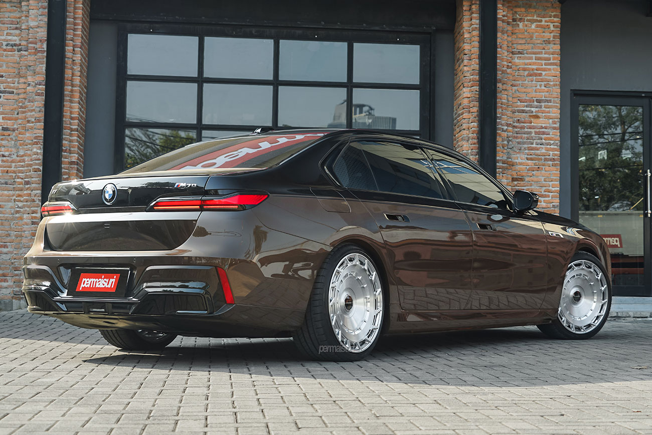 Vossen LC3-11T with BMW i7 G70