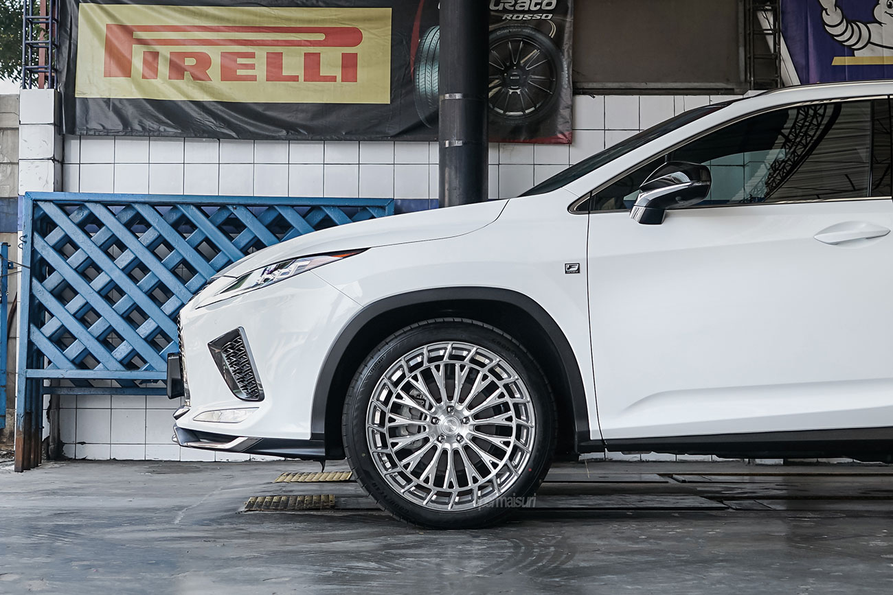 305Forged UF325 with Lexus RX300