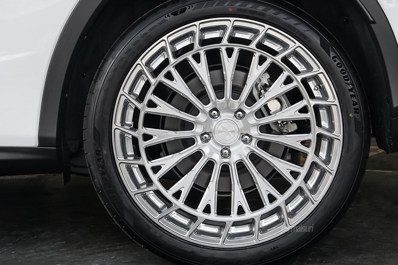 305Forged UF325 with Lexus RX300