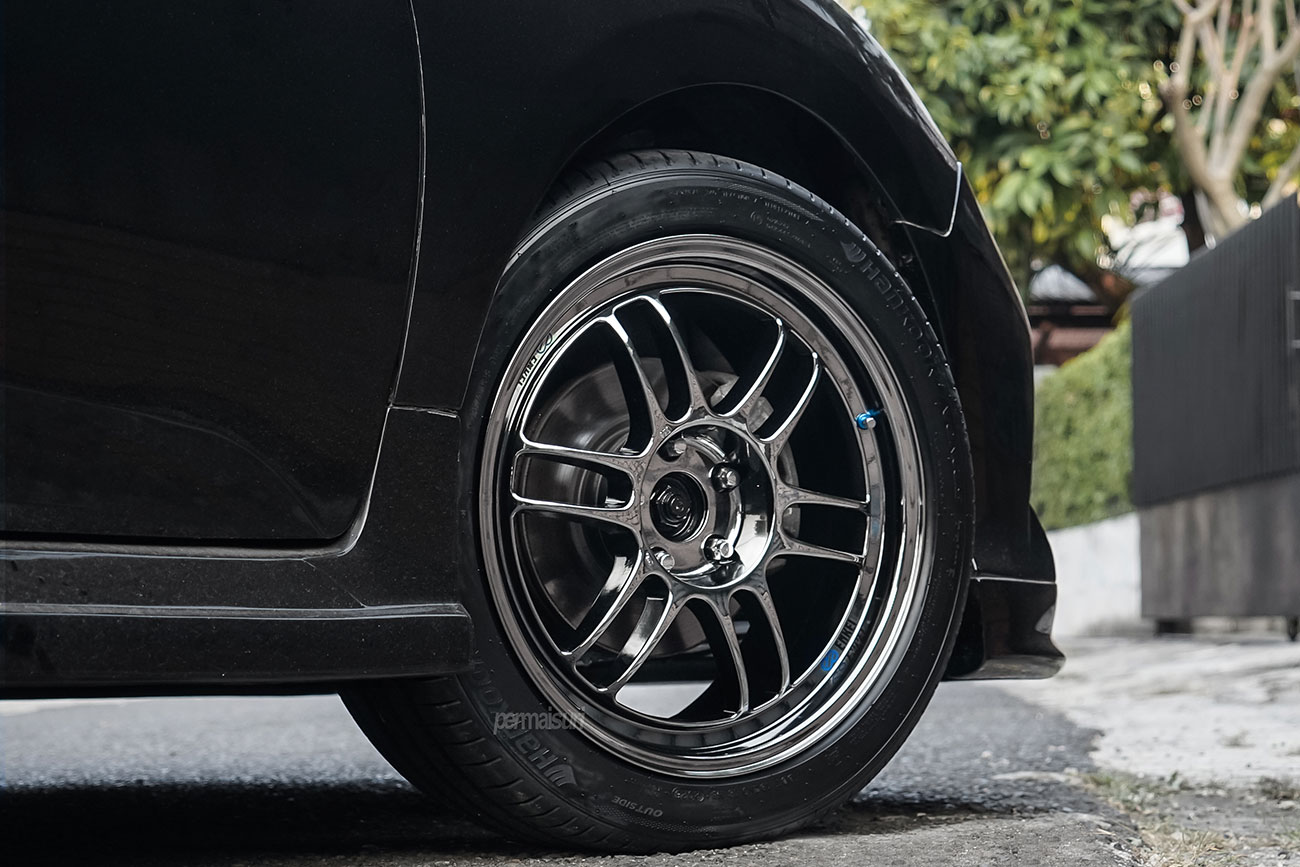Enkei RPF1 with Honda Civic