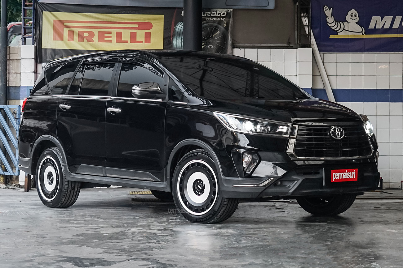 Rotiform ZBF with Toyota Innova Venturer
