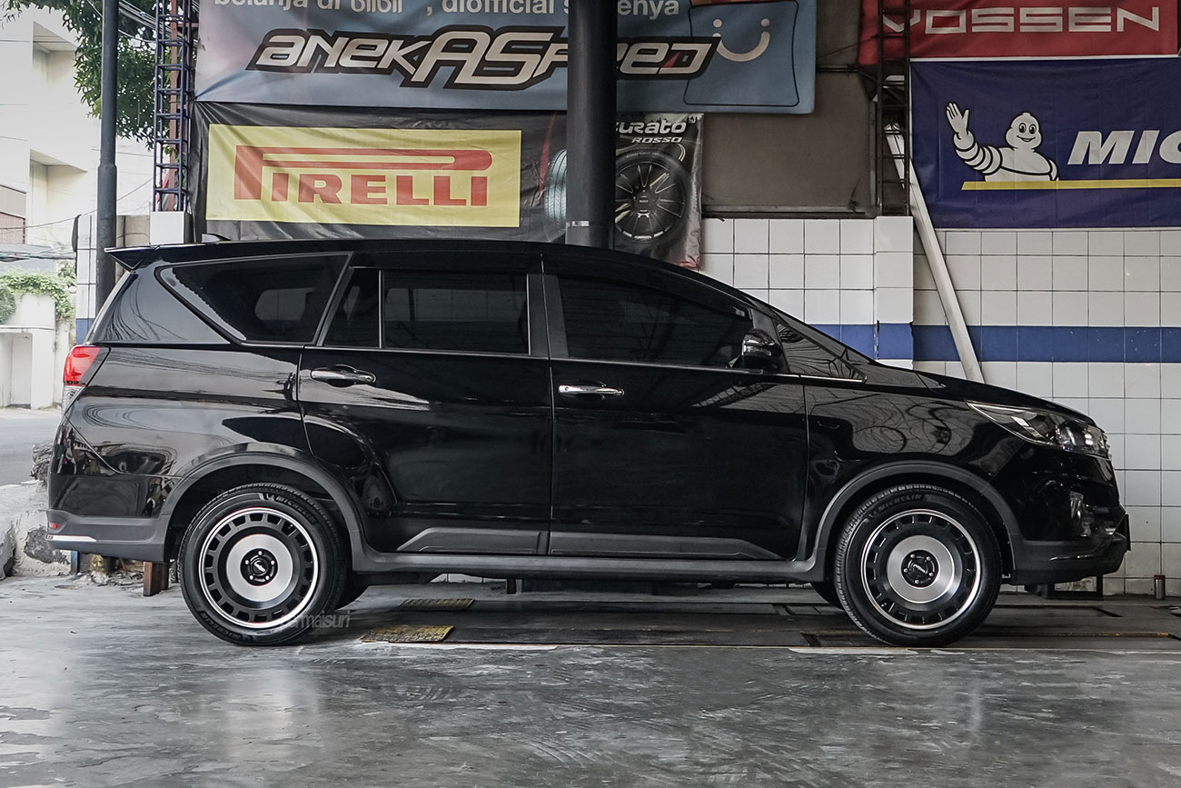 Rotiform ZBF with Toyota Innova Venturer