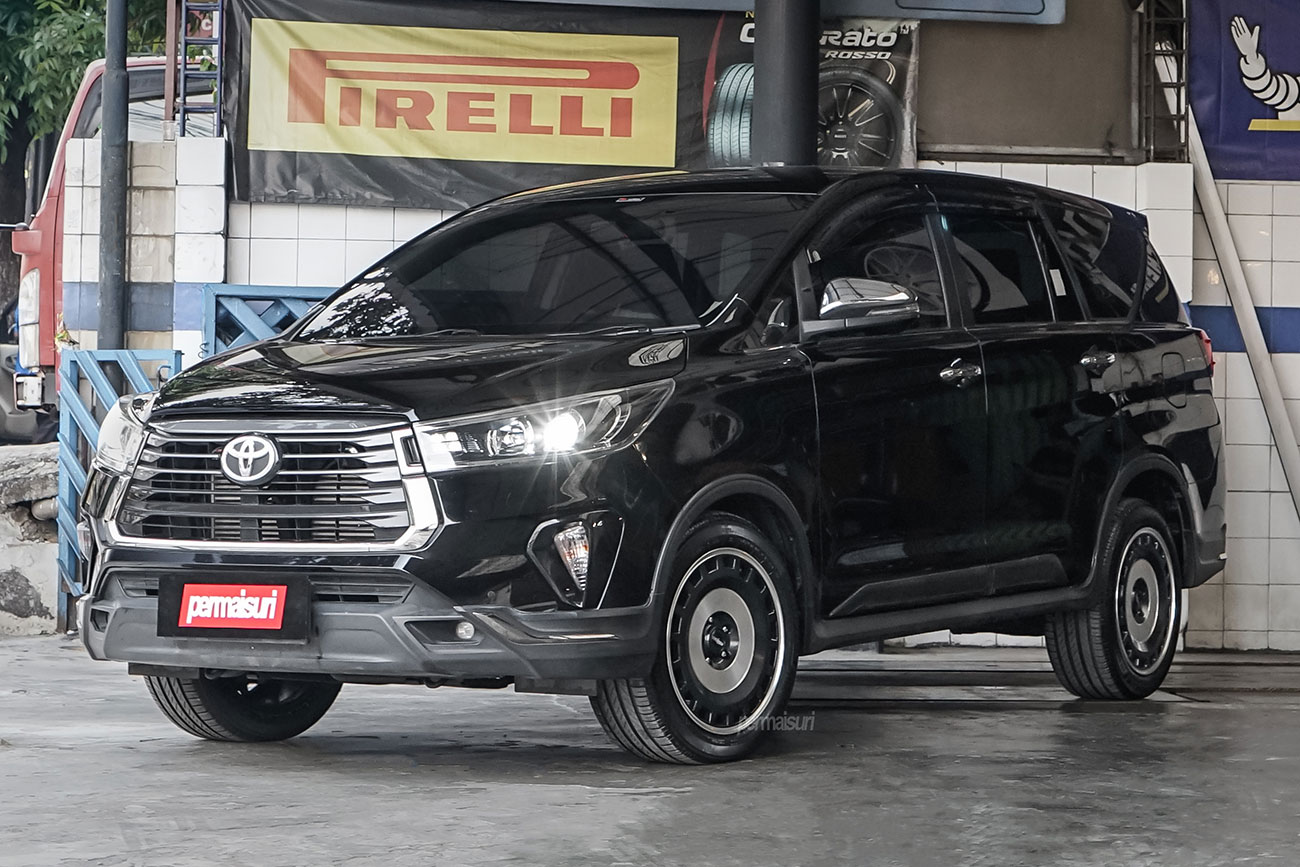 Rotiform ZBF with Toyota Innova Venturer