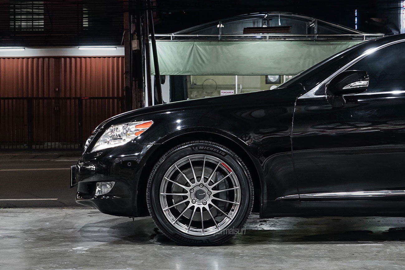 Enkei Racing RS05RR with Lexus LS460L