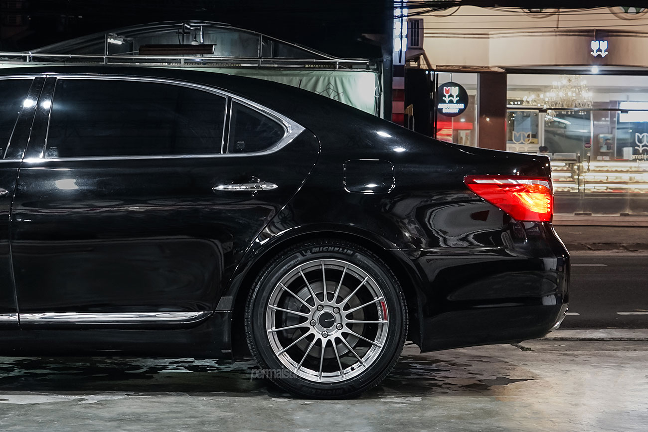 Enkei Racing RS05RR with Lexus LS460L