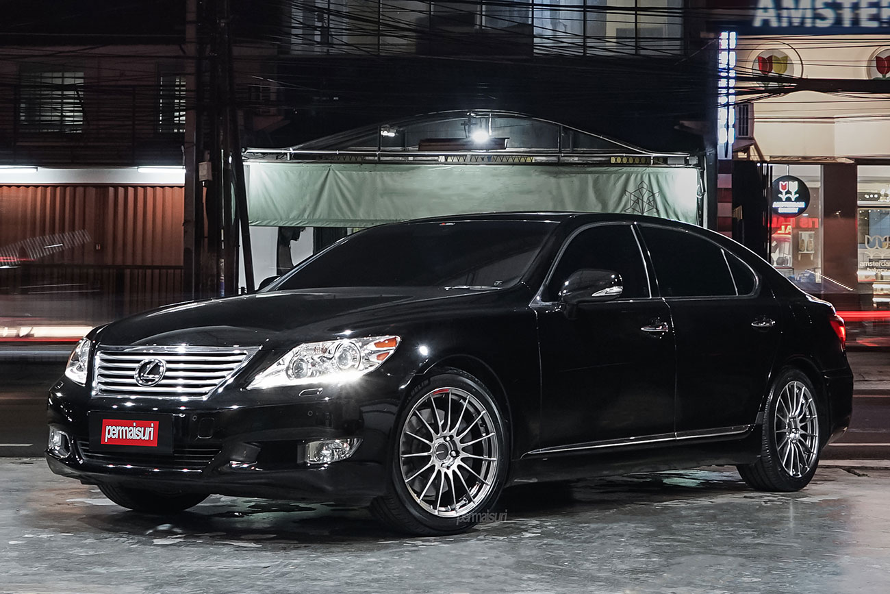 Enkei Racing RS05RR with Lexus LS460L