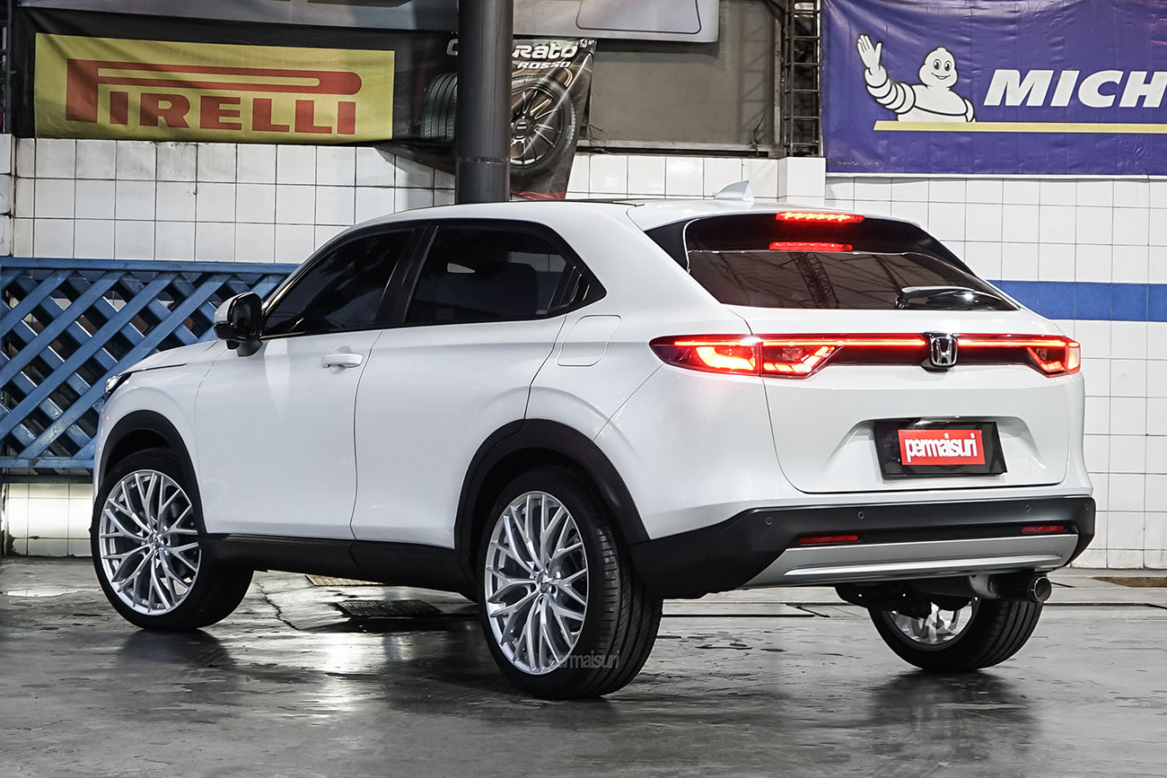 Weds Leonis MX with Honda HR-V