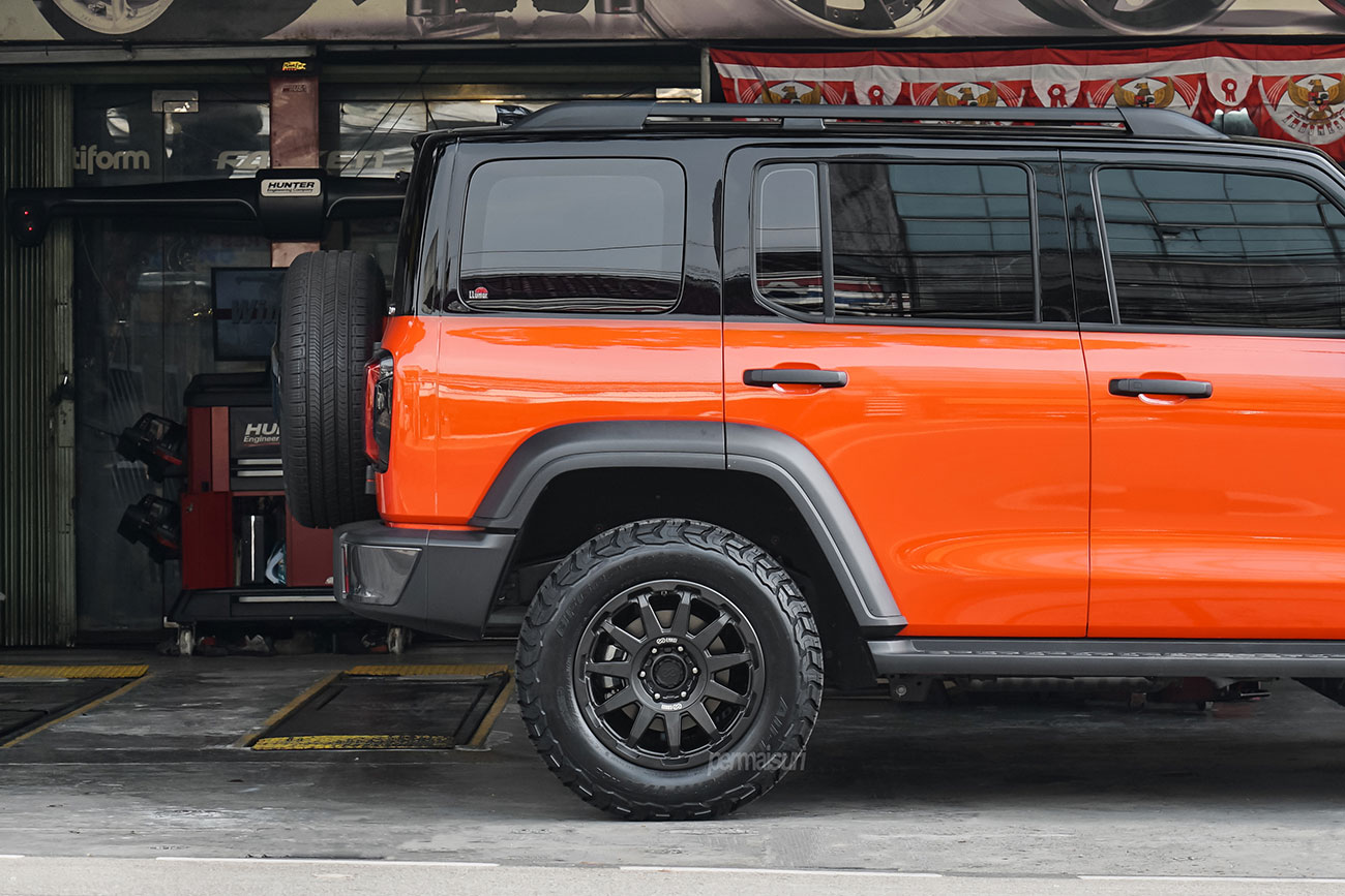Enkei Trail Cross with GWM Tank 300 HEV