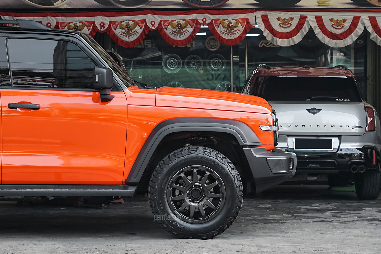 Enkei Trail Cross with GWM Tank 300 HEV