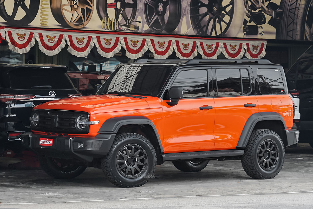 Enkei Trail Cross with GWM Tank 300 HEV