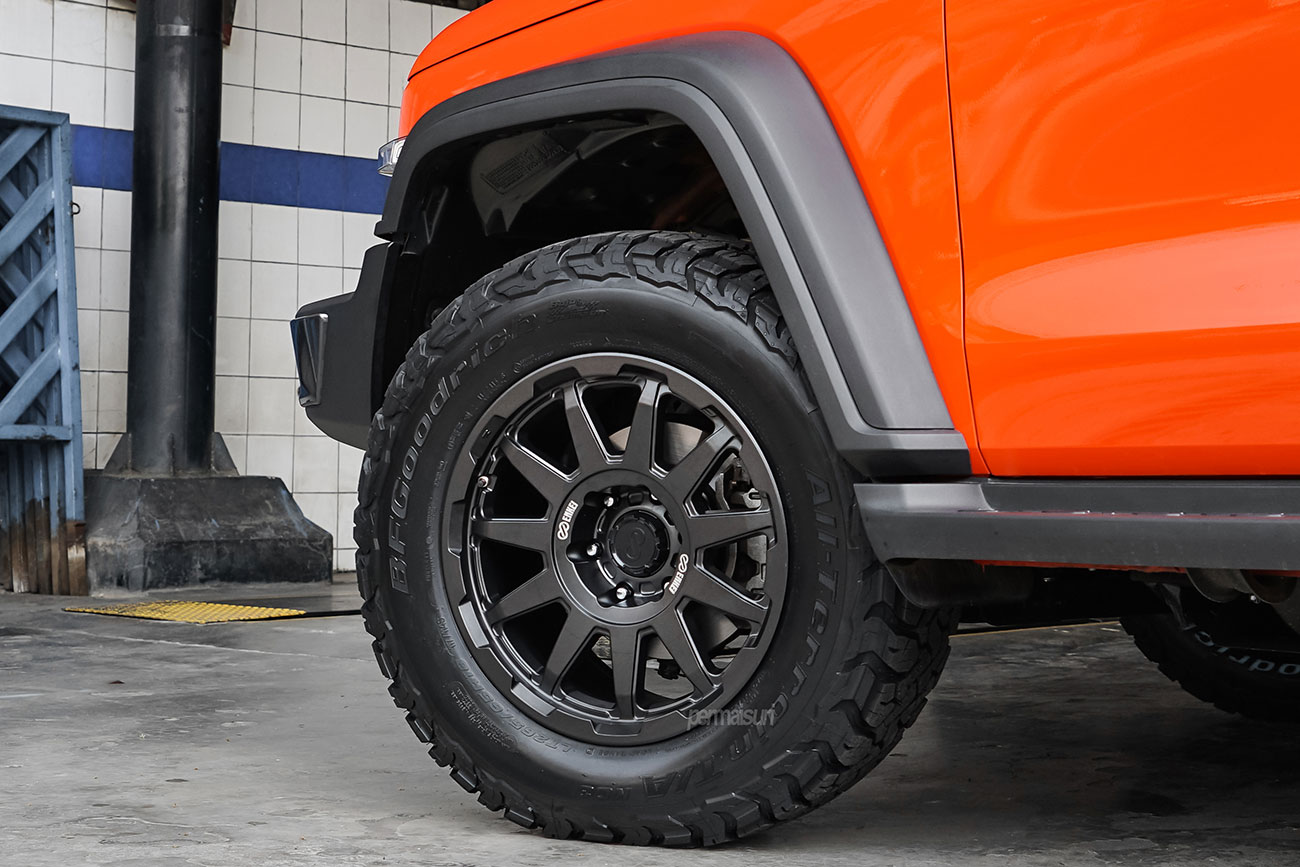 Enkei Trail Cross with GWM Tank 300 HEV
