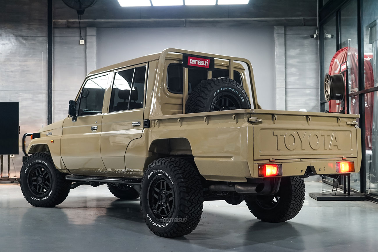 KMC Recon with Toyota Land Cruiser J70