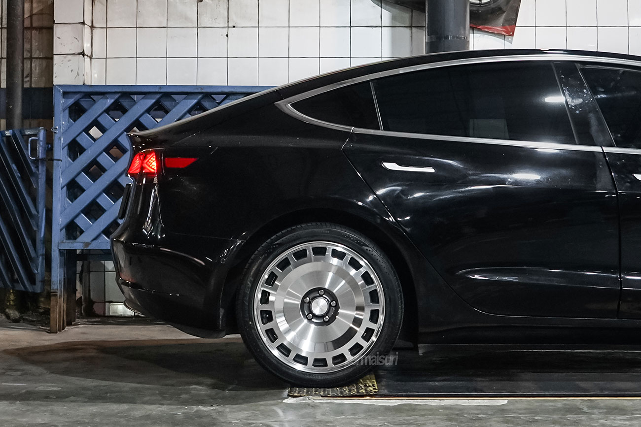 Rotiform ZBF with Tesla Model 3