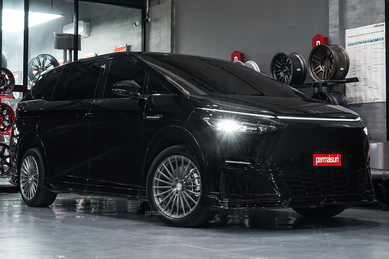 SRC SR03 with XPeng X9