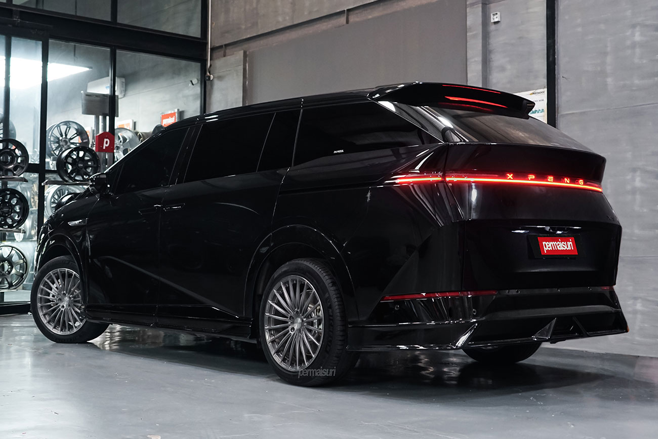 SRC SR03 with XPeng X9