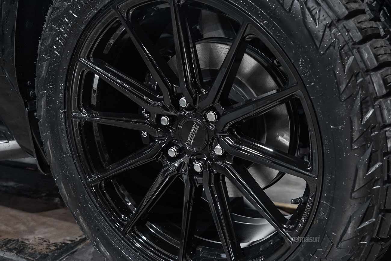 Vossen HF6-1 with Lexus LX700h