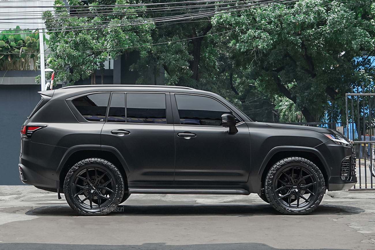Vossen HF6-4 with Lexus LX700h