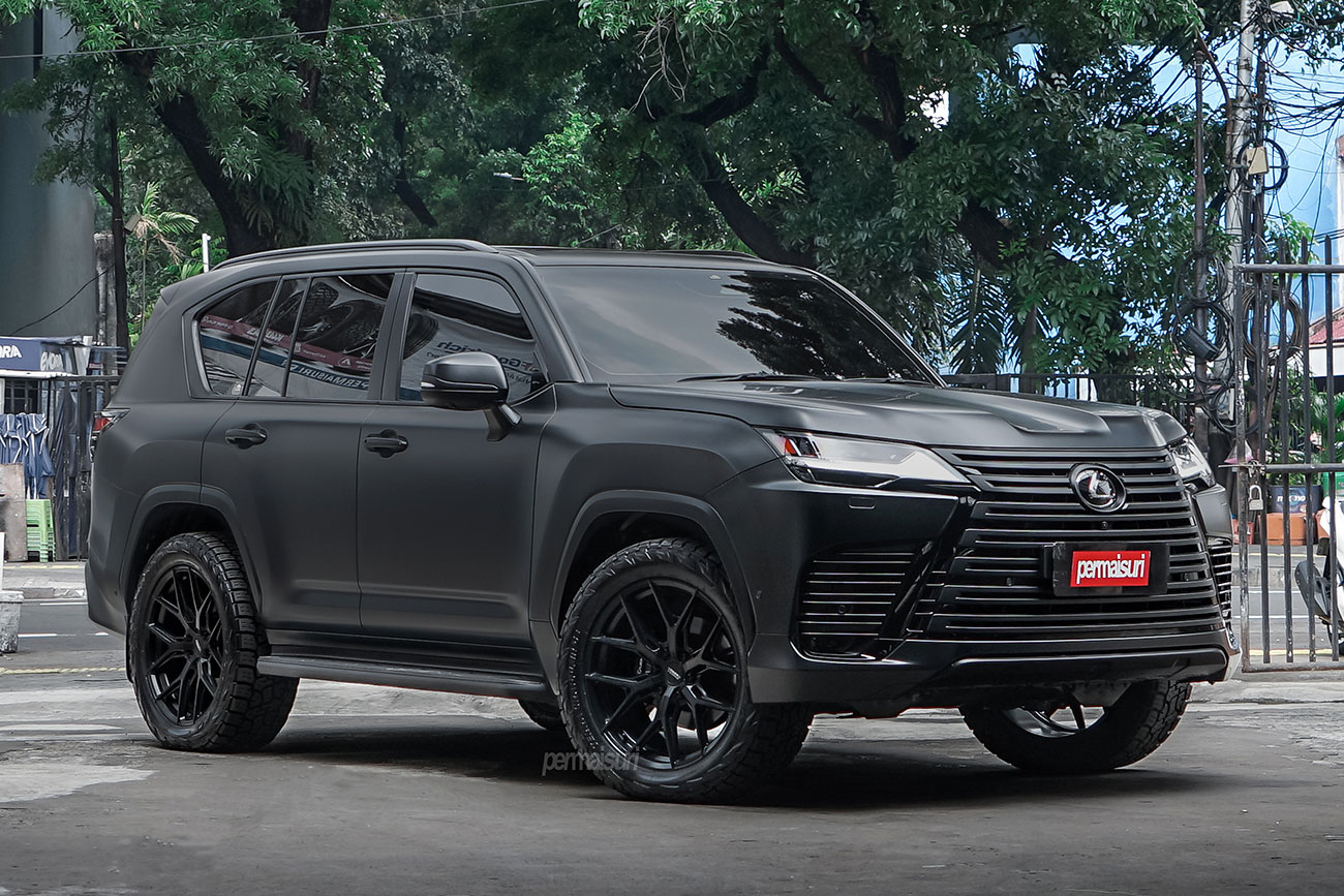 Vossen HF6-4 with Lexus LX700h