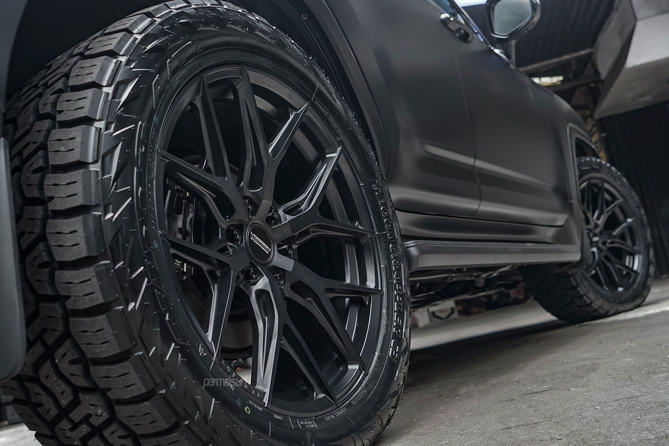 Vossen HF6-4 with Lexus LX700h