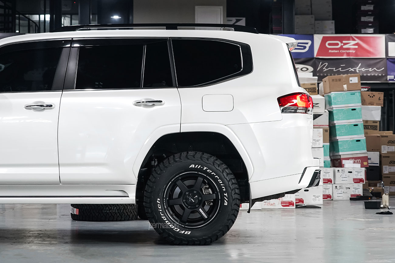 Rays Volk Racing TE37 Large PCD Progressive Model II with Toyota Land Cruiser J300