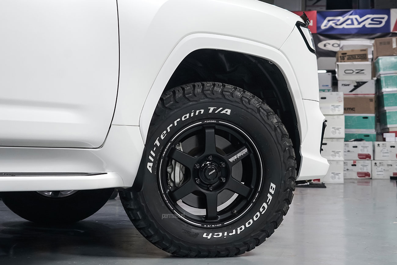 Rays Volk Racing TE37 Large PCD Progressive Model II with Toyota Land Cruiser J300