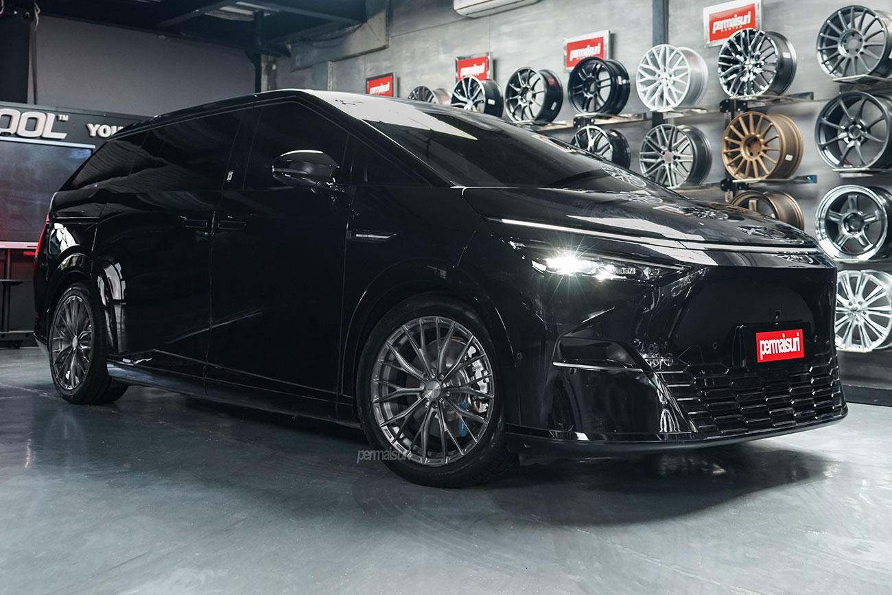 SRC SR01 with XPeng X9
