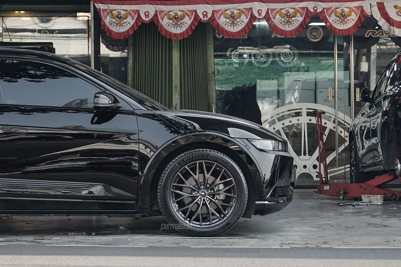 Weds Leonis MX with Hyundai Ioniq 5